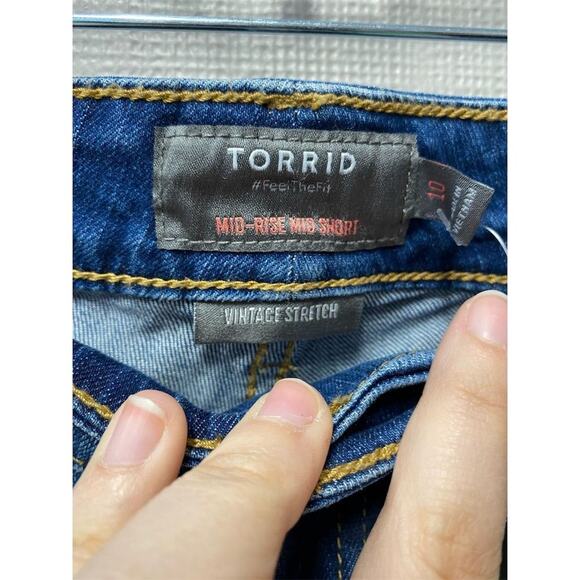 Torrid Women's Mid Rise Mid Denim Shorts Blue Size 10 Summer Casual cuffed - Picture 5 of 11